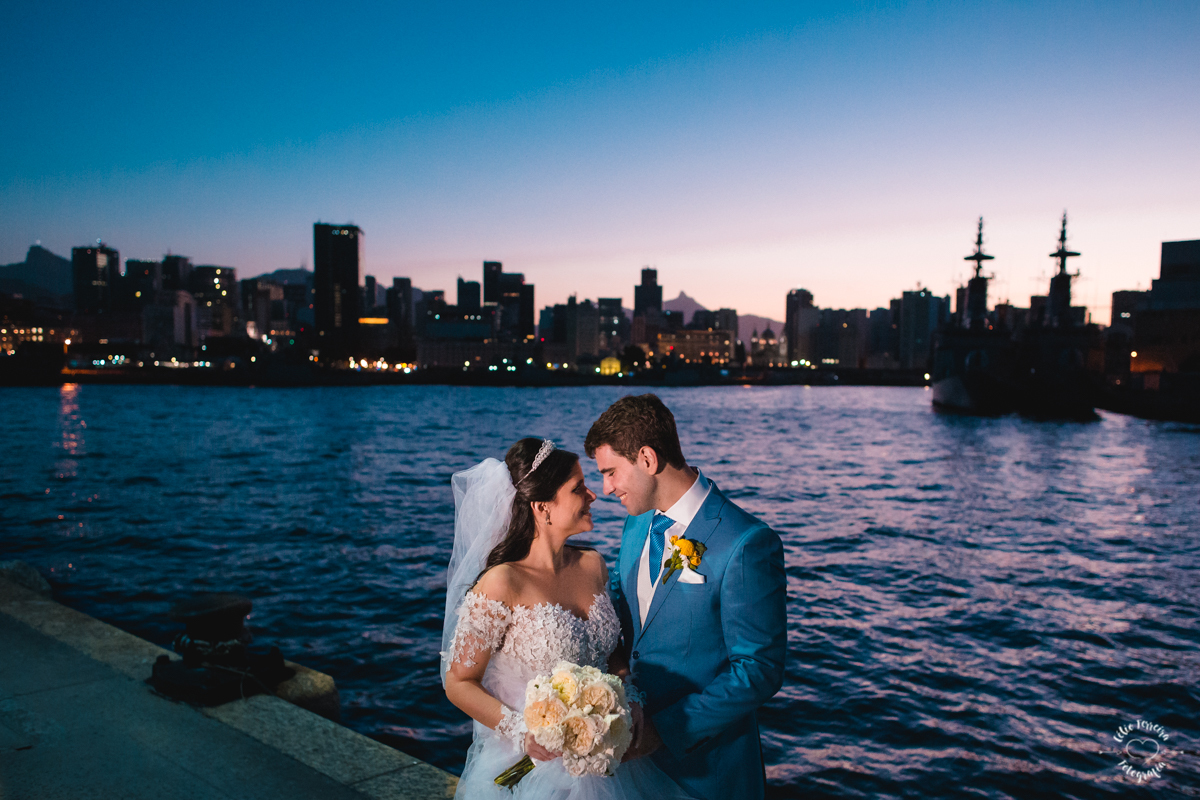 CASAMENTO NA ILHA FISCAL FOTOGRAFIA DE CASAMENTO RJ DECORACAO DE CASAMENTO ILHA FISCAL DANIEL MACHADO CRUZ CELIO FERREIRA FOTOGRAFIA MOMENTOS FELIZES CASAMENTO NA ILHA WEDDING DAY CERIMONIA DE CASAMENTO RJ CASAMENTO NO POR DO SOL CASAR A BEIRA MAR