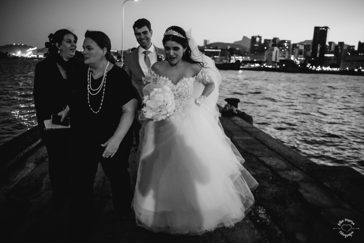 CASAMENTO NA ILHA FISCAL FOTOGRAFIA DE CASAMENTO RJ DECORACAO DE CASAMENTO ILHA FISCAL DANIEL MACHADO CRUZ CELIO FERREIRA FOTOGRAFIA MOMENTOS FELIZES CASAMENTO NA ILHA WEDDING DAY CERIMONIA DE CASAMENTO RJ CASAMENTO NO POR DO SOL CASAR A BEIRA MAR