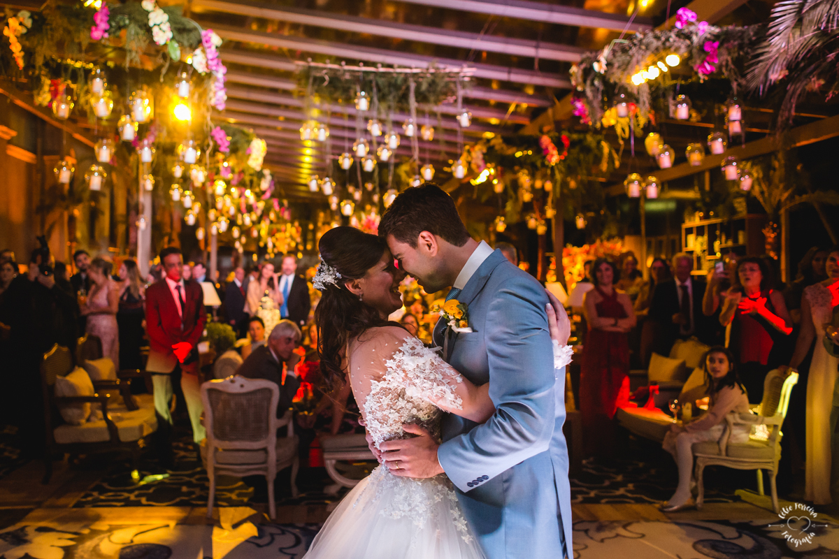 CASAMENTO NA ILHA FISCAL FOTOGRAFIA DE CASAMENTO RJ DECORACAO DE CASAMENTO ILHA FISCAL DANIEL MACHADO CRUZ CELIO FERREIRA FOTOGRAFIA MOMENTOS FELIZES CASAMENTO NA ILHA WEDDING DAY CERIMONIA DE CASAMENTO RJ CASAMENTO NO POR DO SOL CASAR A BEIRA MAR