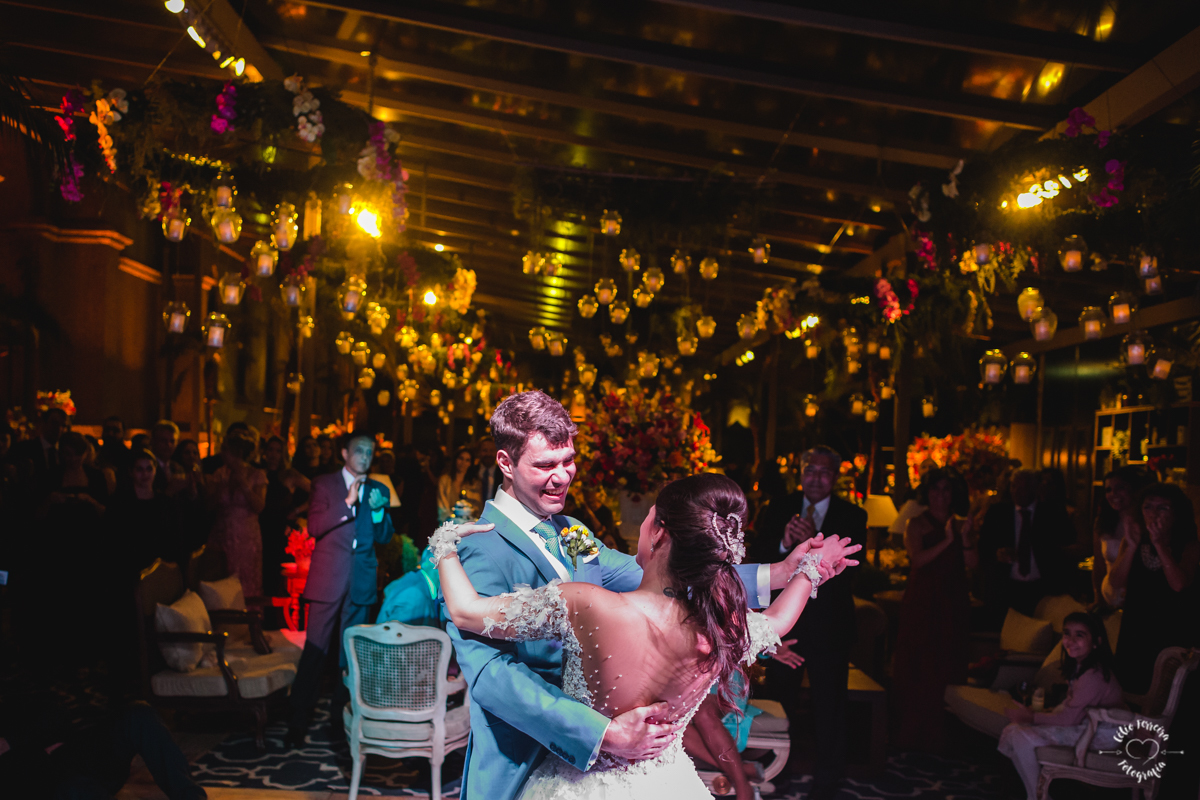 CASAMENTO NA ILHA FISCAL FOTOGRAFIA DE CASAMENTO RJ DECORACAO DE CASAMENTO ILHA FISCAL DANIEL MACHADO CRUZ CELIO FERREIRA FOTOGRAFIA MOMENTOS FELIZES CASAMENTO NA ILHA WEDDING DAY CERIMONIA DE CASAMENTO RJ CASAMENTO NO POR DO SOL CASAR A BEIRA MAR