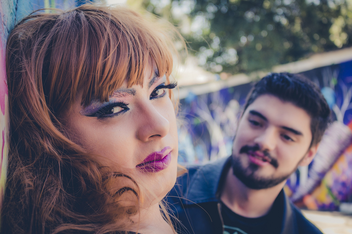 Cobertura fotográfica. Ensaio fotográfico. Foto casal. Book casal. Casal gay. Ensaio gay. Aniversário. Ensaio externo. Noivado. Ensaio casal. Beco do batmam. Fotógrafo para festa. Namorados. Homossexual. LGBT. São Paulo. Daniele Vidal Fotografia. Drag