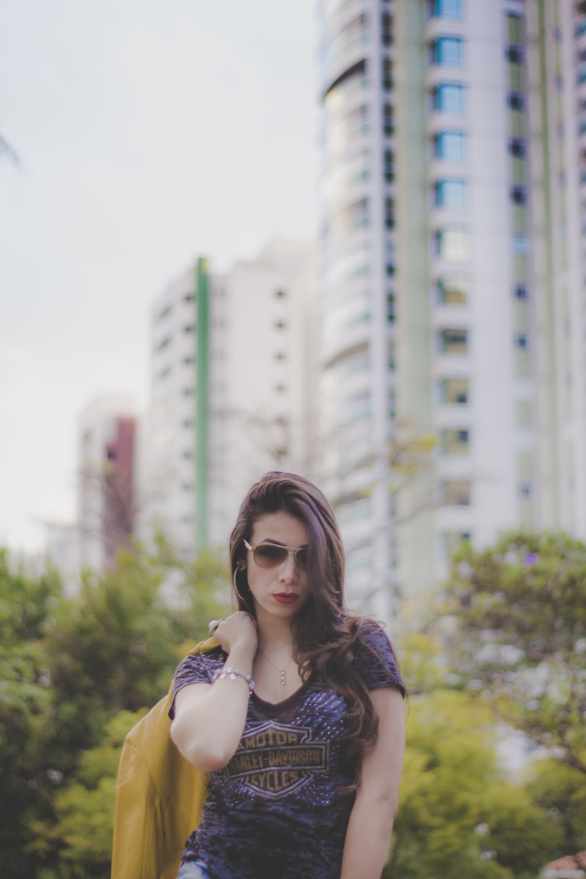 Ensaio fotográfico. Ensaio feminino. 15 anos. Fotografia. Fotógrafa de mulheres. Ensaio externo. São Paulo. Daniele Vidal Fotografia. Book fotográfico. Ensaio romântico. Ensaio Urbano. Ensaio Paulista. Ensaio no parque. Pose pra foto. Ensaio moda. álbum.