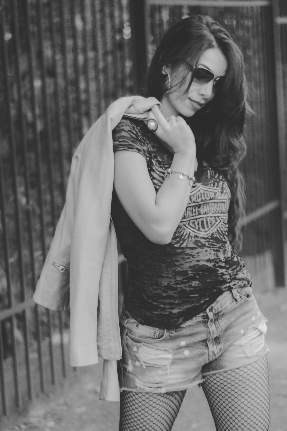 Ensaio fotográfico. Ensaio feminino. 15 anos. Fotografia. Fotógrafa de mulheres. Ensaio externo. São Paulo. Daniele Vidal Fotografia. Book fotográfico. Ensaio romântico. Ensaio Urbano. Ensaio Paulista. Ensaio no parque. Pose pra foto. Ensaio moda. álbum.