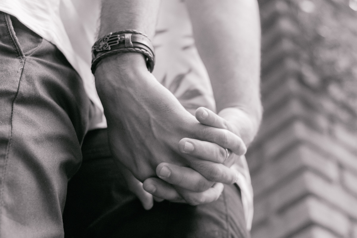 Ensaio fotográfico. Ensaio casal. Ensaio casal gay. Ensaio masculino. Ensaio lgbt. LGBT. Ensaio homossexual. Ensaio romântico. Ensaio externo. Book fotográfico. Álbum. Daniele Vidal Fotografia. Casamento. Noivado. Namoro. Pré wedding. Pré casamento.