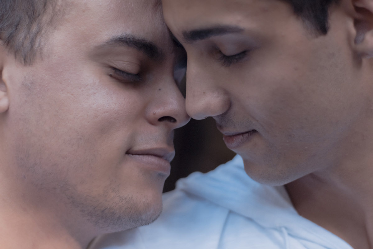 Ensaio fotográfico. Ensaio casal. Ensaio casal gay. Ensaio masculino. Ensaio lgbt. LGBT. Ensaio homossexual. Ensaio romântico. Ensaio externo. Book fotográfico. Álbum. Daniele Vidal Fotografia. Casamento. Noivado. Namoro. Pré wedding. Pré casamento.