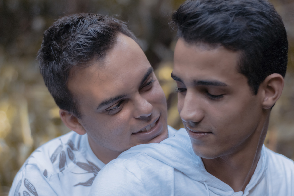 Ensaio fotográfico. Ensaio casal. Ensaio casal gay. Ensaio masculino. Ensaio lgbt. LGBT. Ensaio homossexual. Ensaio romântico. Ensaio externo. Book fotográfico. Álbum. Daniele Vidal Fotografia. Casamento. Noivado. Namoro. Pré wedding. Pré casamento.