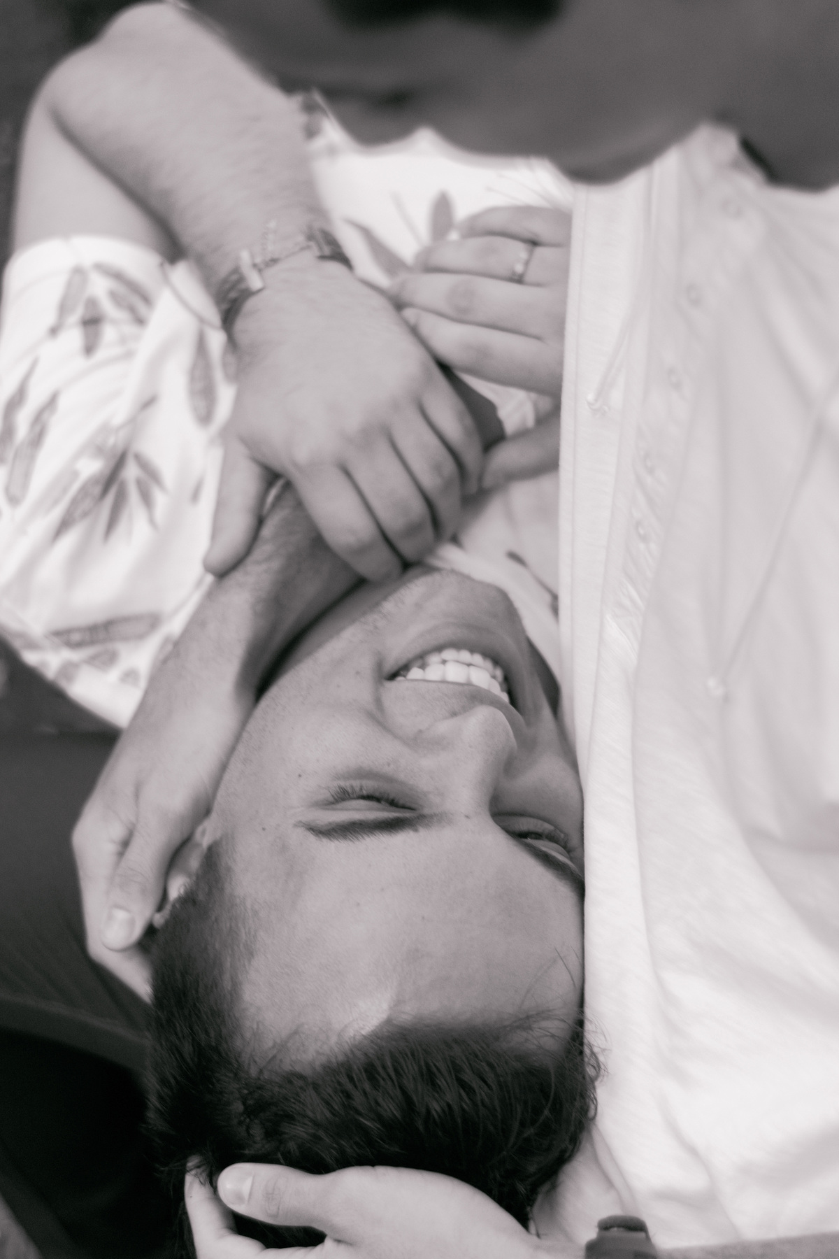 Ensaio fotográfico. Ensaio casal. Ensaio casal gay. Ensaio masculino. Ensaio lgbt. LGBT. Ensaio homossexual. Ensaio romântico. Ensaio externo. Book fotográfico. Álbum. Daniele Vidal Fotografia. Casamento. Noivado. Namoro. Pré wedding. Pré casamento.