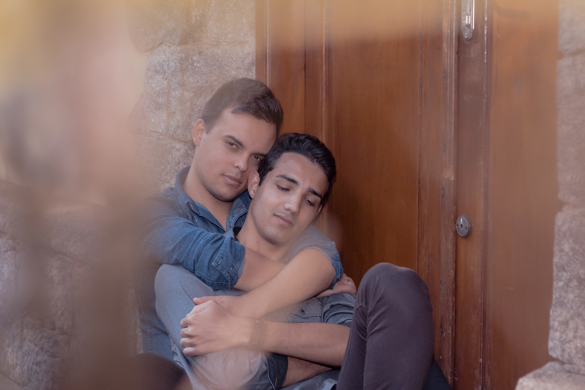 Ensaio fotográfico. Ensaio casal. Ensaio casal gay. Ensaio masculino. Ensaio lgbt. LGBT. Ensaio homossexual. Ensaio romântico. Ensaio externo. Book fotográfico. Álbum. Daniele Vidal Fotografia. Casamento. Noivado. Namoro. Pré wedding. Pré casamento.