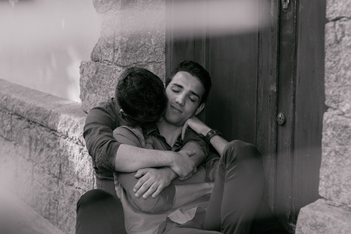Ensaio fotográfico. Ensaio casal. Ensaio casal gay. Ensaio masculino. Ensaio lgbt. LGBT. Ensaio homossexual. Ensaio romântico. Ensaio externo. Book fotográfico. Álbum. Daniele Vidal Fotografia. Casamento. Noivado. Namoro. Pré wedding. Pré casamento.