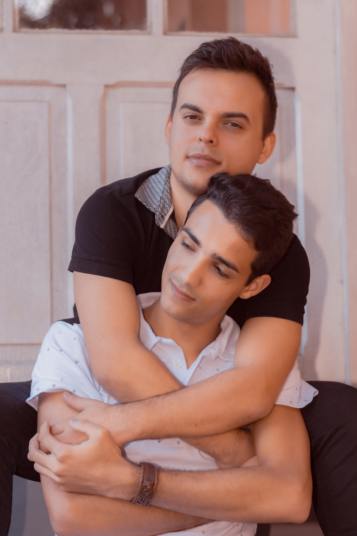 Ensaio fotográfico. Ensaio casal. Ensaio casal gay. Ensaio masculino. Ensaio lgbt. LGBT. Ensaio homossexual. Ensaio romântico. Ensaio externo. Book fotográfico. Álbum. Daniele Vidal Fotografia. Casamento. Noivado. Namoro. Pré wedding. Pré casamento.