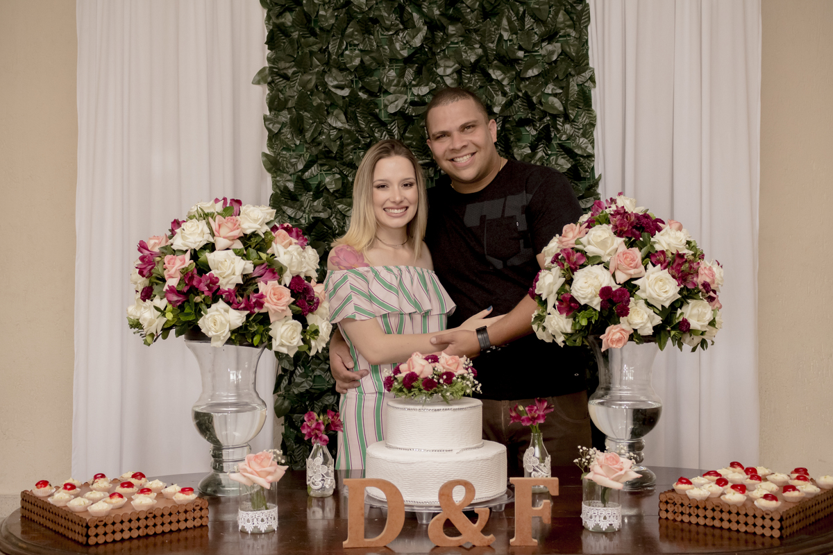 Cobertura fotográfica. Chá de fralda.  Foto evento. Ensaio noivos. Noivos. Festa. Aniversário. Festa Noivado. Ensaio externo. 15 anos. Ensaio casal. Ensaio família. Fotógrafo para festa. debutante. Decoração. Noivado. São Paulo. Daniele Vidal Fotografia