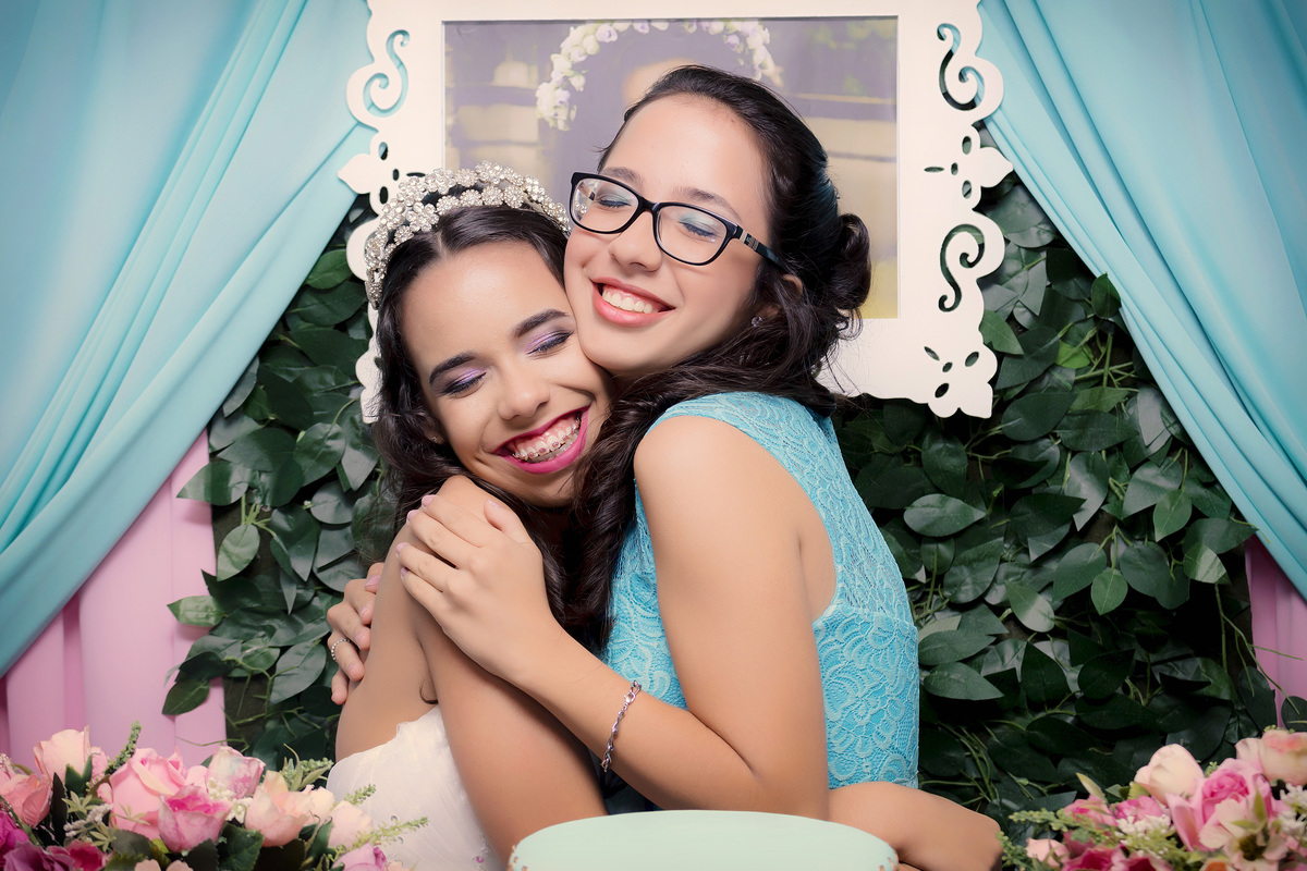 Festa 15 anos. Festa debutante. Cobertura de eventos. Ensaio 15 anos. Ensaio feminino. Fotógrafo em são paulo. São Paulo. Daniele Vidal Fotografia. Fotógrafa zona leste. Fotógrafo barato. Fotógrafo para aniversário. Fotos de 15 anos. Fotos de aniversário.