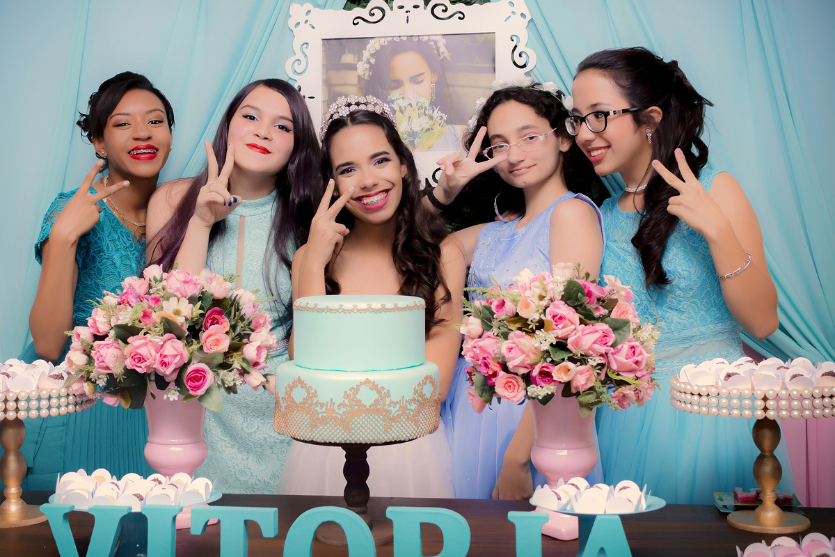 Festa 15 anos. Festa debutante. Cobertura de eventos. Ensaio 15 anos. Ensaio feminino. Fotógrafo em são paulo. São Paulo. Daniele Vidal Fotografia. Fotógrafa zona leste. Fotógrafo barato. Fotógrafo para aniversário. Fotos de 15 anos. Fotos de aniversário.