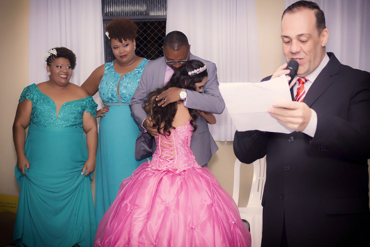 Festa 15 anos. Festa debutante. Cobertura de eventos. Ensaio 15 anos. Ensaio feminino. Fotógrafo em são paulo. São Paulo. Daniele Vidal Fotografia. Fotógrafa zona leste. Fotógrafo barato. Fotógrafo para aniversário. Fotos de 15 anos. Fotos de aniversário.