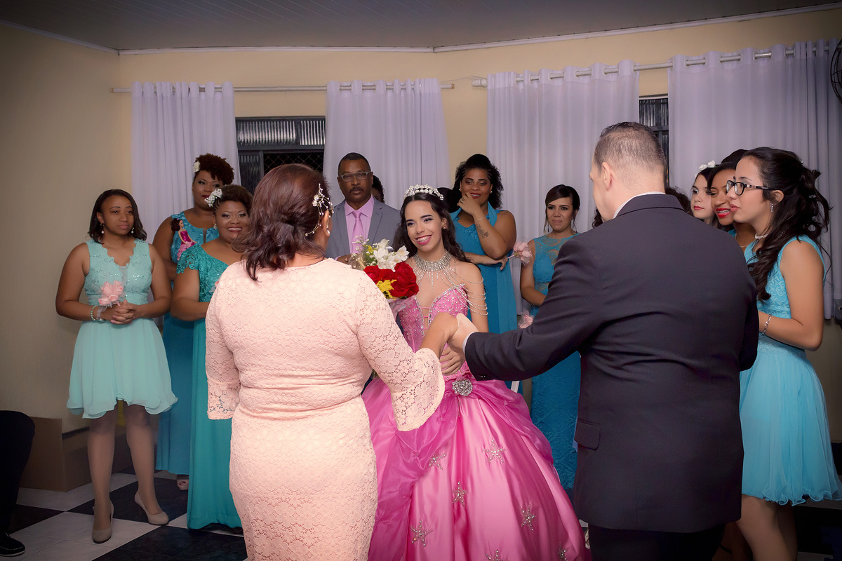 Festa 15 anos. Festa debutante. Cobertura de eventos. Ensaio 15 anos. Ensaio feminino. Fotógrafo em são paulo. São Paulo. Daniele Vidal Fotografia. Fotógrafa zona leste. Fotógrafo barato. Fotógrafo para aniversário. Fotos de 15 anos. Fotos de aniversário.