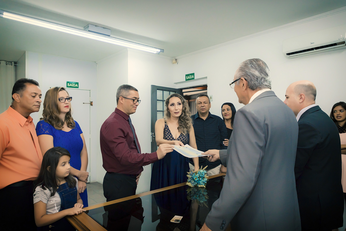 fotos de casamento civil. ensaio fotográfico de casal. fotos no cartório em são paulo. são paulo capital. ensaio de casal. ensaio de família. fotografia em são paulo. museu do ipiranga. vila prudente. fotos de casamento. daniele vidal fotografia. padrinho