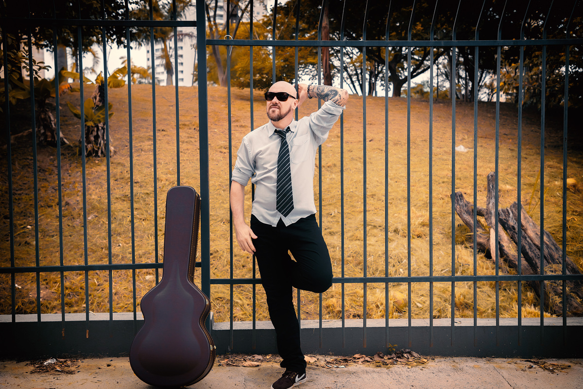 Ensaio masculino. Fotos masculinas. Ensaio fotográfico musical. Fábio Giorgi Acústico. Ensaio no ceret anália franco. ENsaio fotográfico em são paulo. Daniele Vidal Fotografia. Ensaio fotográfico com violão. Ensaio musical. Ensaio com homem. Zona Leste SP