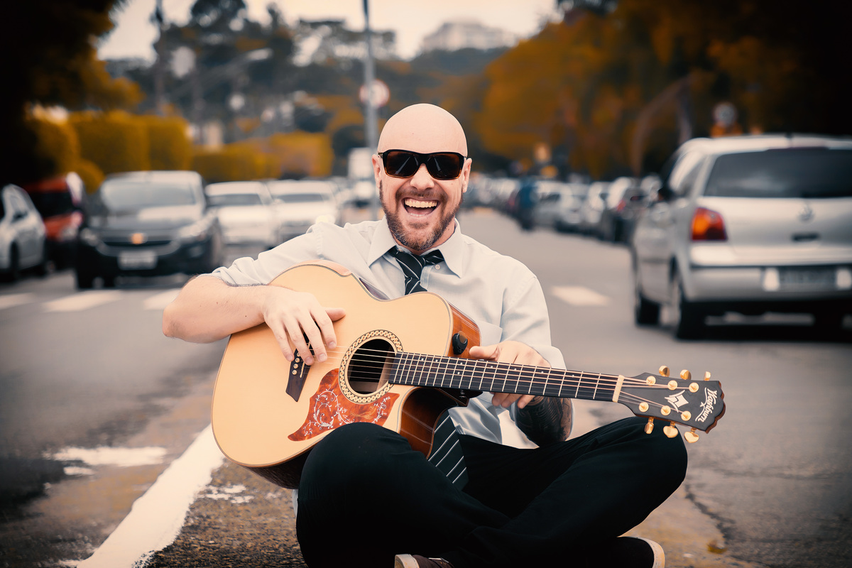 Ensaio masculino. Fotos masculinas. Ensaio fotográfico musical. Fábio Giorgi Acústico. Ensaio no ceret anália franco. ENsaio fotográfico em são paulo. Daniele Vidal Fotografia. Ensaio fotográfico com violão. Ensaio musical. Ensaio com homem. Zona Leste SP