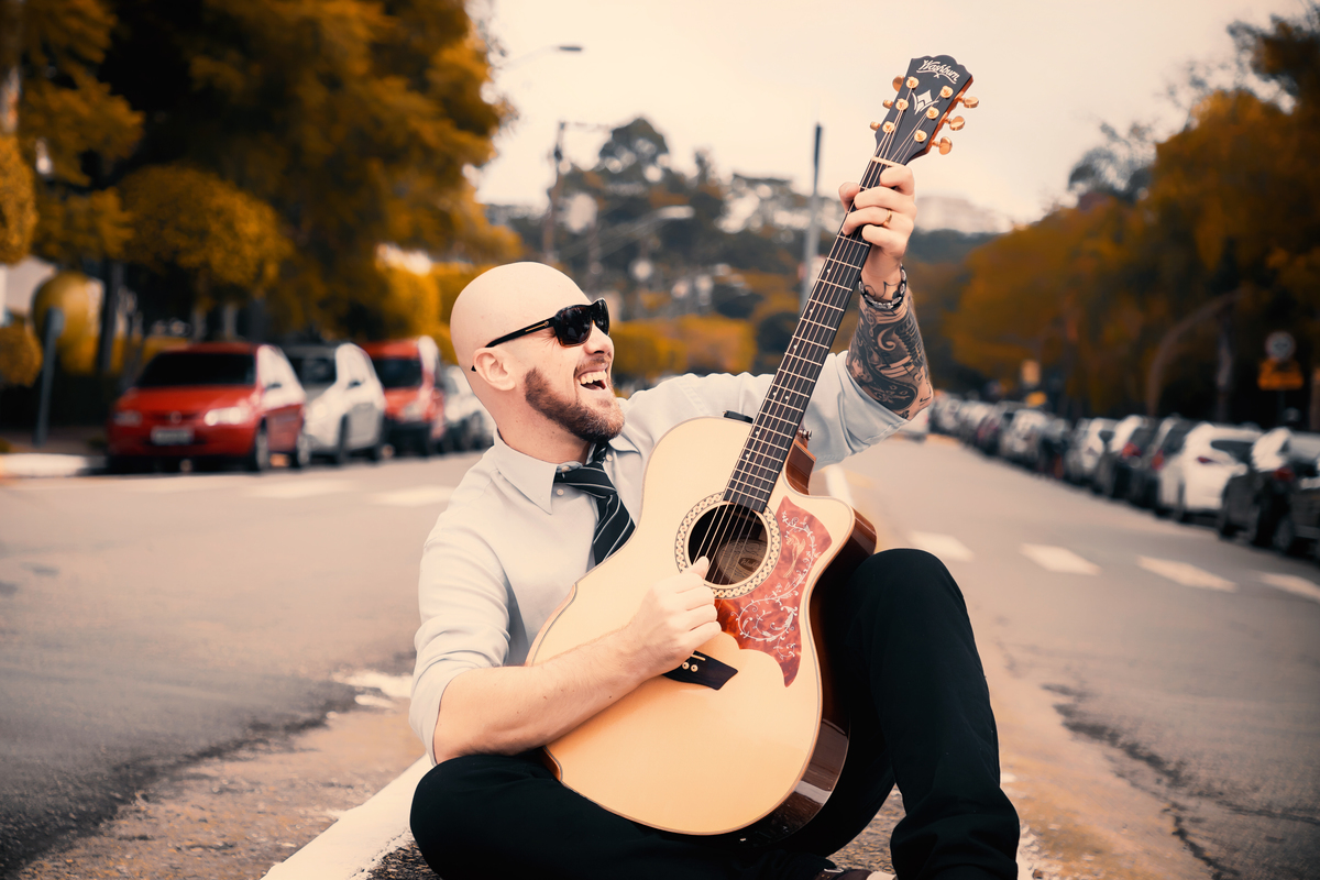 Ensaio masculino. Fotos masculinas. Ensaio fotográfico musical. Fábio Giorgi Acústico. Ensaio no ceret anália franco. ENsaio fotográfico em são paulo. Daniele Vidal Fotografia. Ensaio fotográfico com violão. Ensaio musical. Ensaio com homem. Zona Leste SP