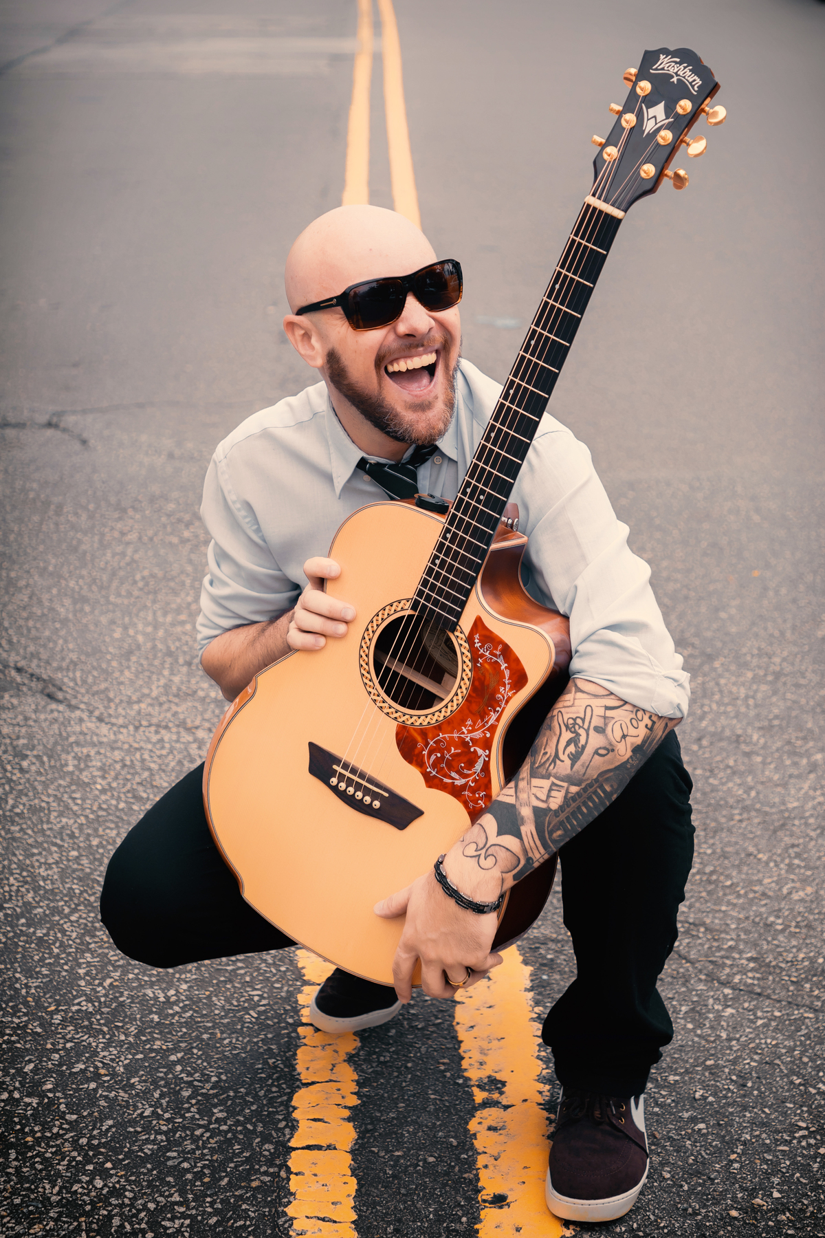 Ensaio masculino. Fotos masculinas. Ensaio fotográfico musical. Fábio Giorgi Acústico. Ensaio no ceret anália franco. ENsaio fotográfico em são paulo. Daniele Vidal Fotografia. Ensaio fotográfico com violão. Ensaio musical. Ensaio com homem. Zona Leste SP