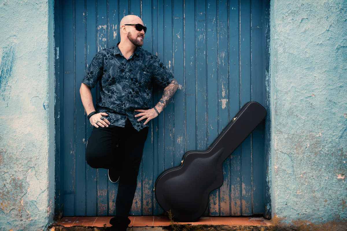 Ensaio masculino. Fotos masculinas. Ensaio fotográfico musical. Fábio Giorgi Acústico. Ensaio no ceret anália franco. ENsaio fotográfico em são paulo. Daniele Vidal Fotografia. Ensaio fotográfico com violão. Ensaio musical. Ensaio com homem. Zona Leste SP