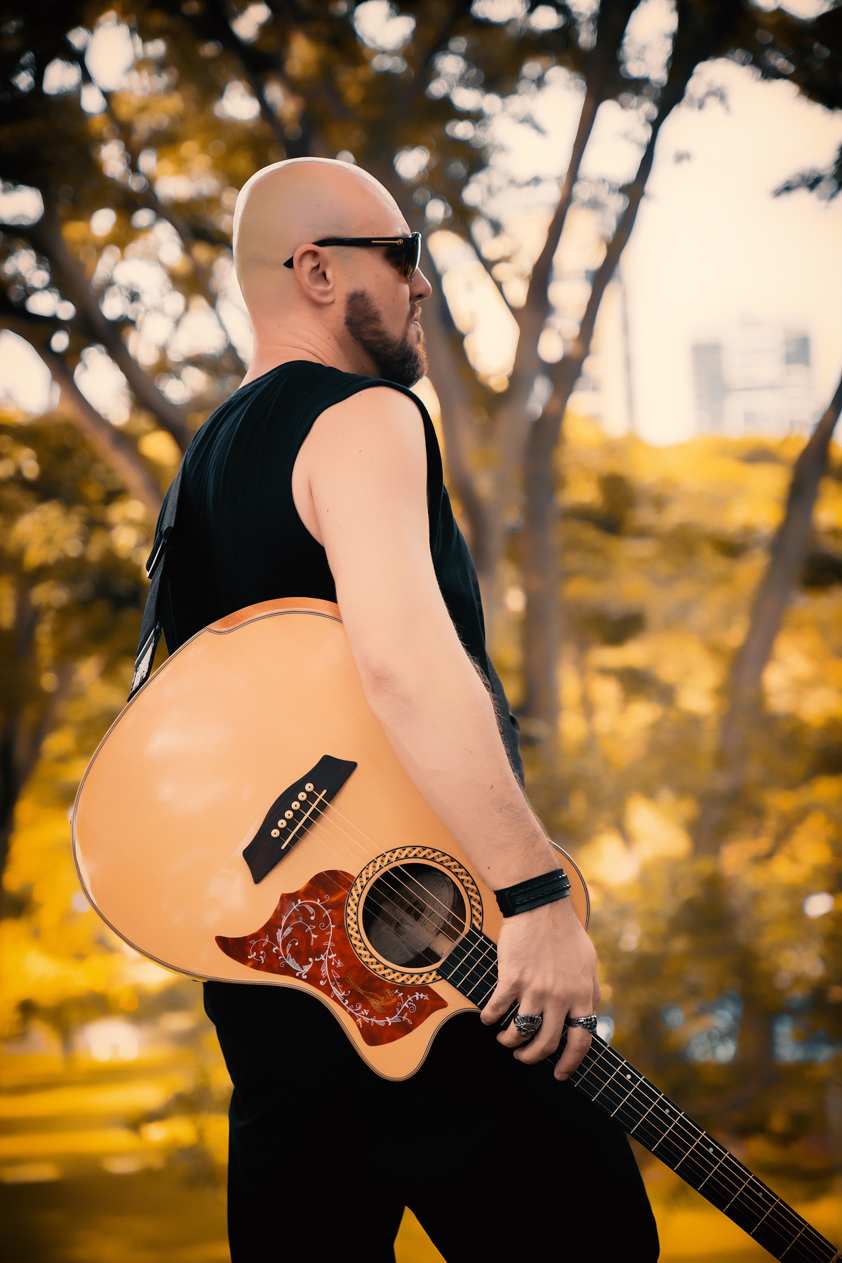 Ensaio masculino. Fotos masculinas. Ensaio fotográfico musical. Fábio Giorgi Acústico. Ensaio no ceret anália franco. ENsaio fotográfico em são paulo. Daniele Vidal Fotografia. Ensaio fotográfico com violão. Ensaio musical. Ensaio com homem. Zona Leste SP