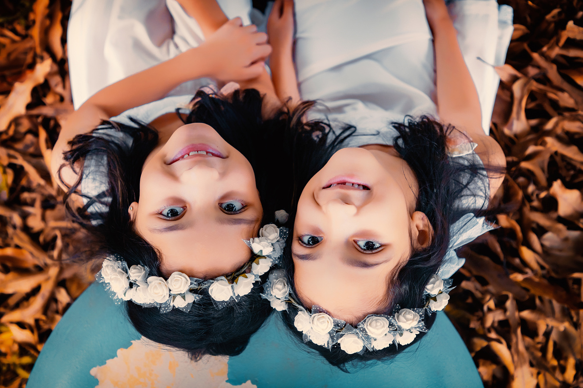 Ensaio fotográfico em São Paulo. Ensaio infantil na zona leste. Book de criança. Fotos de família. Ensaio fotográfico externo. Daniele Vidal Fotografia. Sessão de fotos. Ensaio externo de criança. Fotos de irmãs. Fotógrafa profissional. Ensaio barato SP.