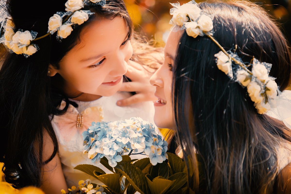 Ensaio fotográfico em São Paulo. Ensaio infantil na zona leste. Book de criança. Fotos de família. Ensaio fotográfico externo. Daniele Vidal Fotografia. Sessão de fotos. Ensaio externo de criança. Fotos de irmãs. Fotógrafa profissional. Ensaio barato SP.