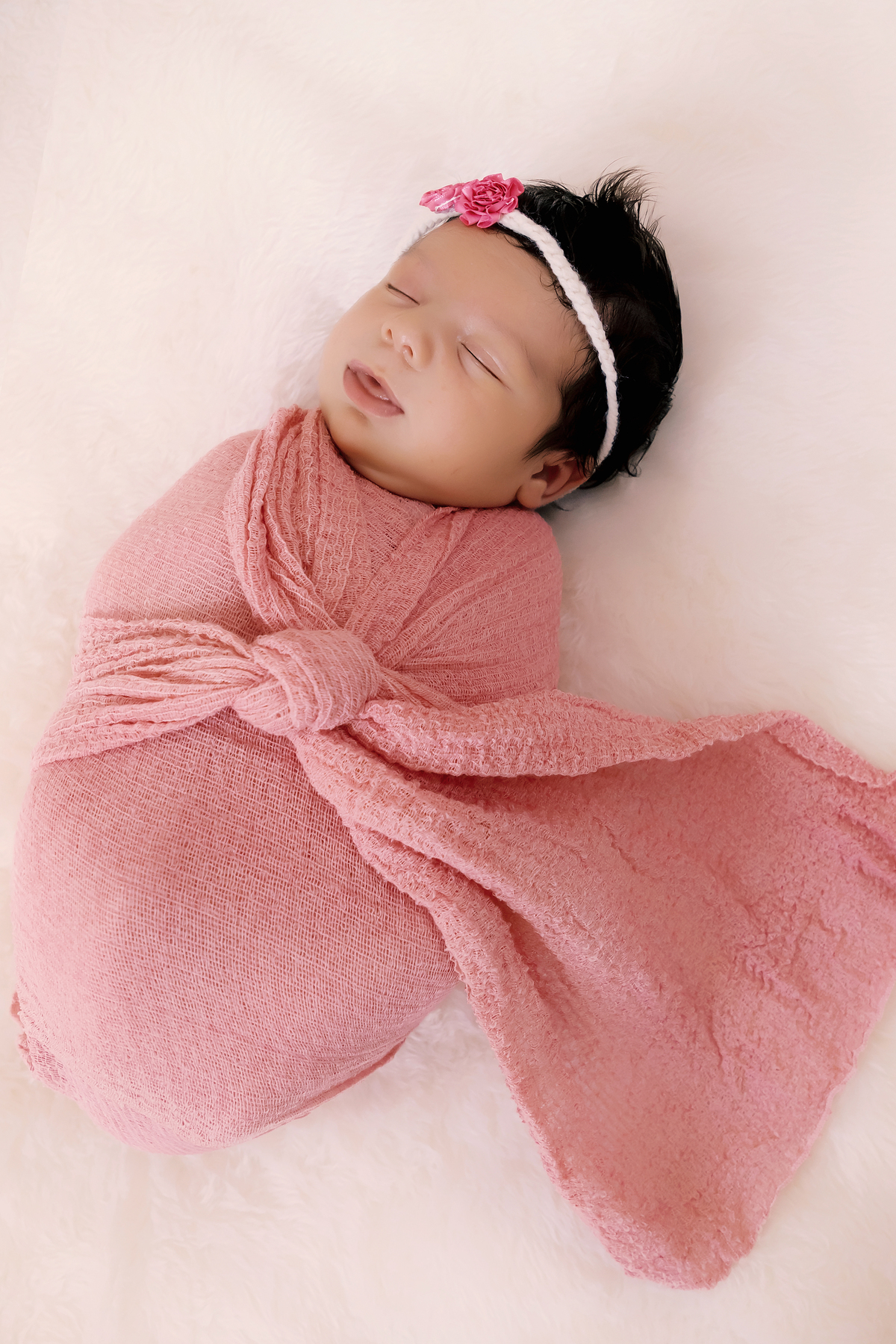 Fotógrafa Especializada.. Cuidados o Com Seu Bebê. Muito amor pelo seu bebê. Book e Ensaio Newborn. Fotografia Newborn. Newborn no conforto do seu lar. Ensaio fotográfico em casa. Daniele Vidal Fotografia. Ensaio de recém-nascido. Fotos em casa. São Paulo