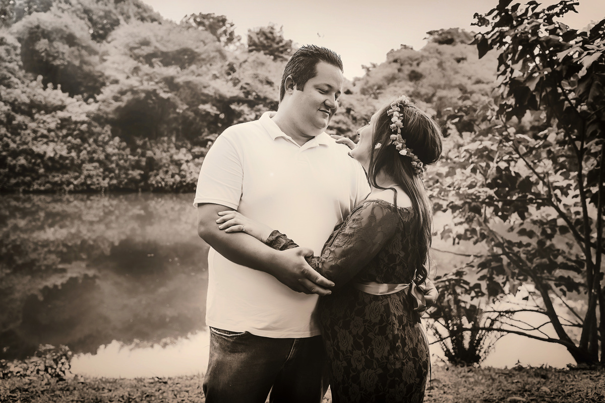Ensaio fotográfico em São Paulo. Sessão de fotos no parque. Ensaio de gestante externo. Fotos de família. Daniele Vidal Fotografia. Book gestante com figurinos. Fotógrafa de mulheres. Fotos da gravidez. Maternidade em São Paulo. Fotos de casal em SP. 