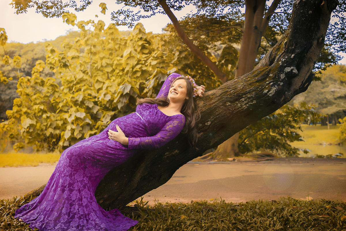 Ensaio fotográfico em São Paulo. Sessão de fotos no parque. Ensaio de gestante externo. Fotos de família. Daniele Vidal Fotografia. Book gestante com figurinos. Fotógrafa de mulheres. Fotos da gravidez. Maternidade em São Paulo. Fotos de casal em SP. 