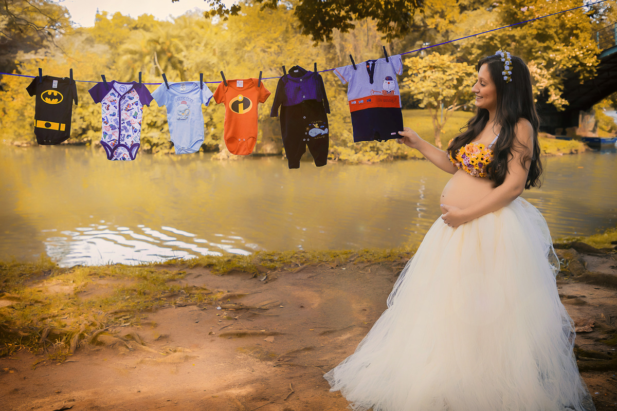 Ensaio fotográfico em São Paulo. Sessão de fotos no parque. Ensaio de gestante externo. Fotos de família. Daniele Vidal Fotografia. Book gestante com figurinos. Fotógrafa de mulheres. Fotos da gravidez. Maternidade em São Paulo. Fotos de casal em SP. 