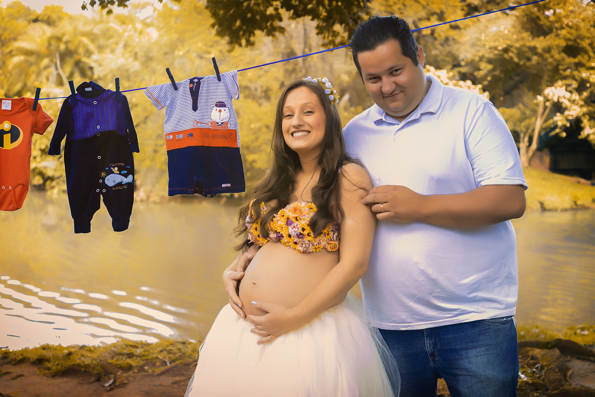 Ensaio fotográfico em São Paulo. Sessão de fotos no parque. Ensaio de gestante externo. Fotos de família. Daniele Vidal Fotografia. Book gestante com figurinos. Fotógrafa de mulheres. Fotos da gravidez. Maternidade em São Paulo. Fotos de casal em SP. 