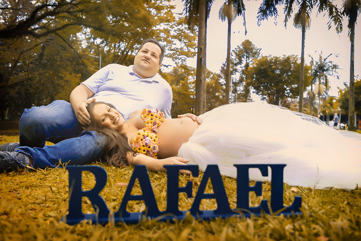 Ensaio fotográfico em São Paulo. Sessão de fotos no parque. Ensaio de gestante externo. Fotos de família. Daniele Vidal Fotografia. Book gestante com figurinos. Fotógrafa de mulheres. Fotos da gravidez. Maternidade em São Paulo. Fotos de casal em SP. 
