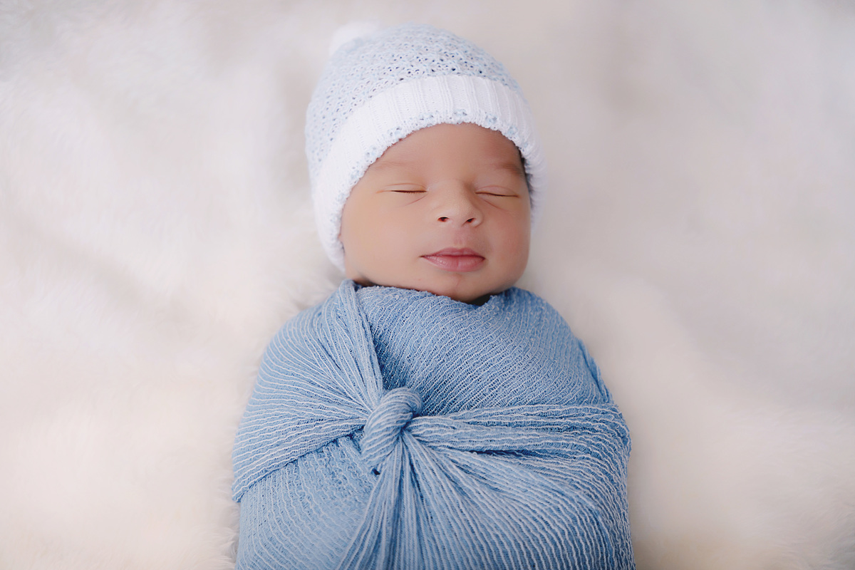 Fotógrafa Especializada. Cuidados Com Seu Bebê. Muito amor pelo seu bebê. Book e Ensaio Newborn. Fotografia Newborn. Newborn no conforto do seu lar. Ensaio fotográfico em casa. Daniele Vidal Fotografia. São Paulo.