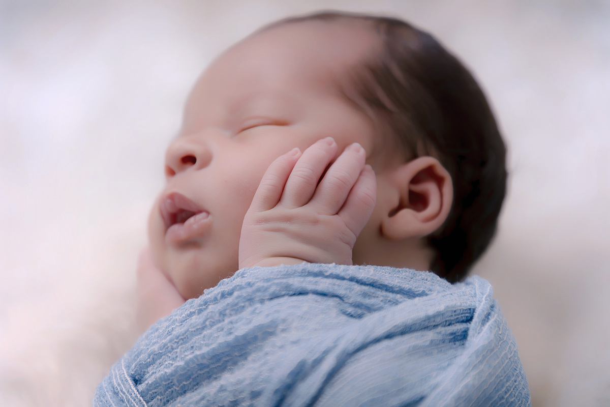Fotógrafa Especializada. Cuidados Com Seu Bebê. Muito amor pelo seu bebê. Book e Ensaio Newborn. Fotografia Newborn. Newborn no conforto do seu lar. Ensaio fotográfico em casa. Daniele Vidal Fotografia. São Paulo.
