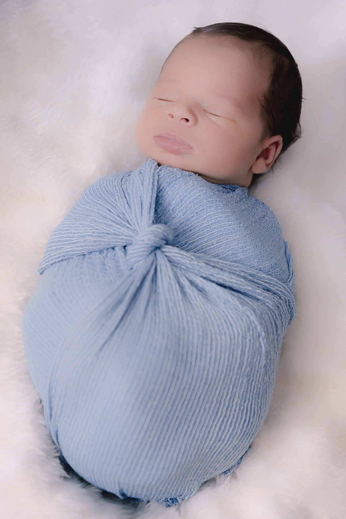 Fotógrafa Especializada. Cuidados Com Seu Bebê. Muito amor pelo seu bebê. Book e Ensaio Newborn. Fotografia Newborn. Newborn no conforto do seu lar. Ensaio fotográfico em casa. Daniele Vidal Fotografia. São Paulo.