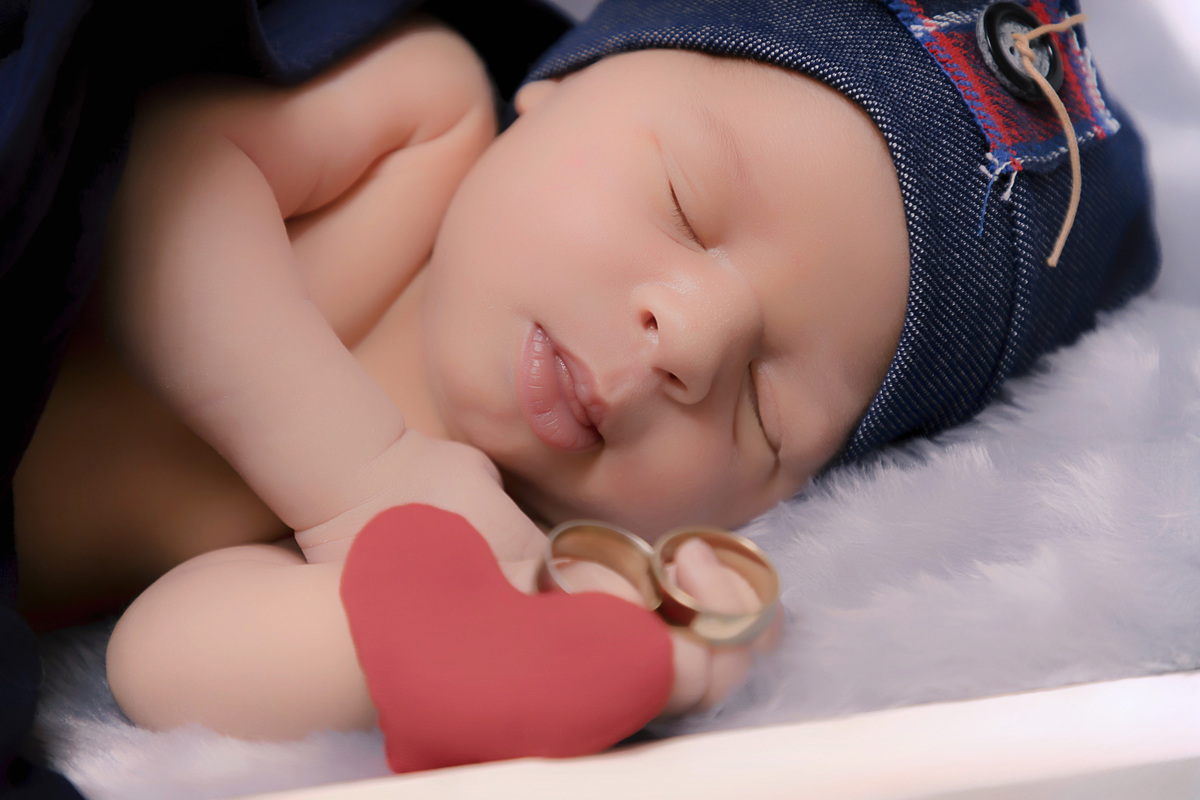 Fotógrafa Especializada. Cuidados Com Seu Bebê. Muito amor pelo seu bebê. Book e Ensaio Newborn. Fotografia Newborn. Newborn no conforto do seu lar. Ensaio fotográfico em casa. Daniele Vidal Fotografia. São Paulo.