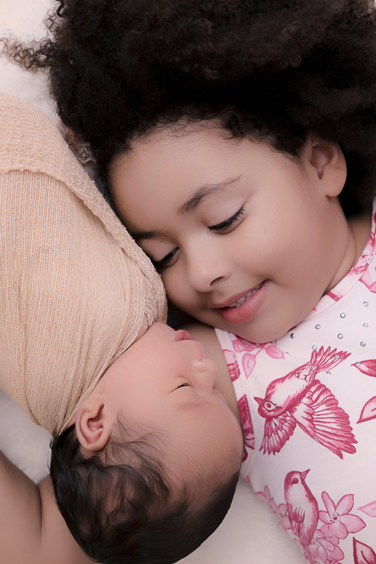 Fotógrafa Especializada. Cuidados Com Seu Bebê. Muito amor pelo seu bebê. Book e Ensaio Newborn. Fotografia Newborn. Newborn no conforto do seu lar. Ensaio fotográfico em casa. Daniele Vidal Fotografia. São Paulo.