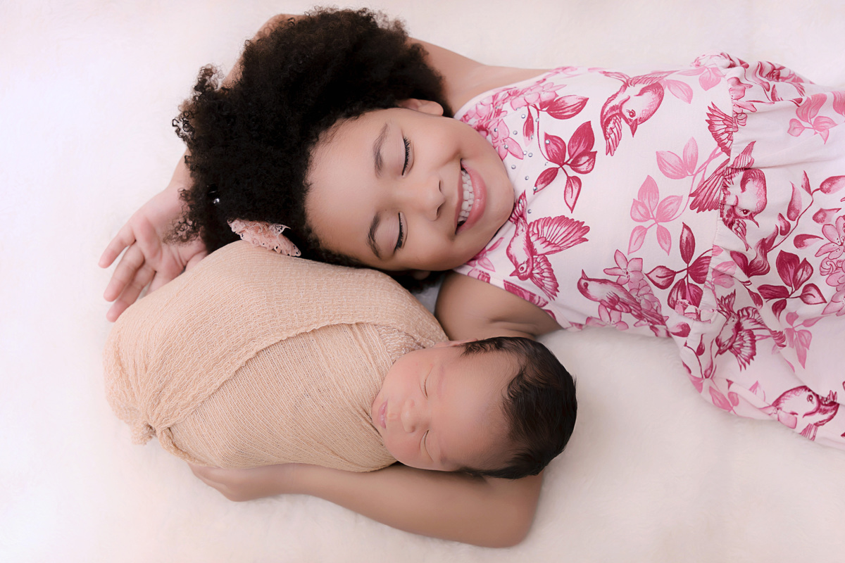 Fotógrafa Especializada. Cuidados Com Seu Bebê. Muito amor pelo seu bebê. Book e Ensaio Newborn. Fotografia Newborn. Newborn no conforto do seu lar. Ensaio fotográfico em casa. Daniele Vidal Fotografia. São Paulo.