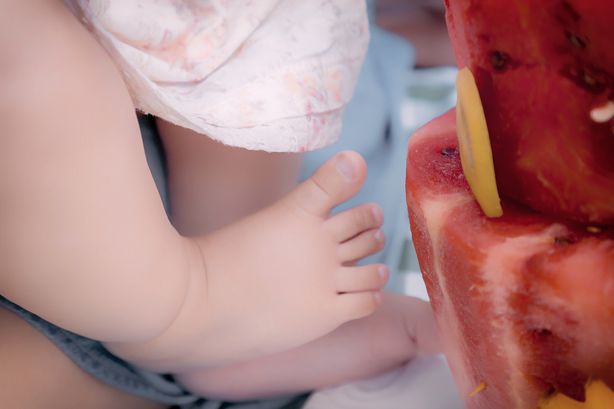 Smash the Fruit. Smash the Cake. Festa de 1 aninho. Fotos em São Paulo. PicNic em São Paulo. Ensaio fotográfico no parque.  Fotos de família. Ensaio fotográfico externo. Fotógrafa de família. Daniele Vidal Fotografia. São Paulo. Ensaio infantil em SP.