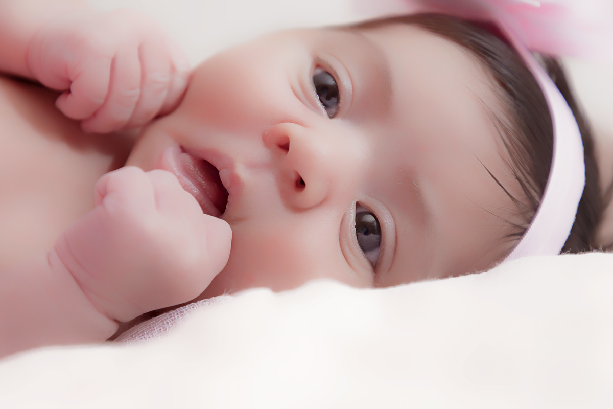 Fotógrafa Especializada. Cuidados Com Seu Bebê. Muito amor pelo seu bebê. Book e Ensaio Newborn. Fotografia Newborn. Newborn no conforto do seu lar. Ensaio fotográfico em casa. Daniele Vidal Fotografia. São Paulo. Maternidade.