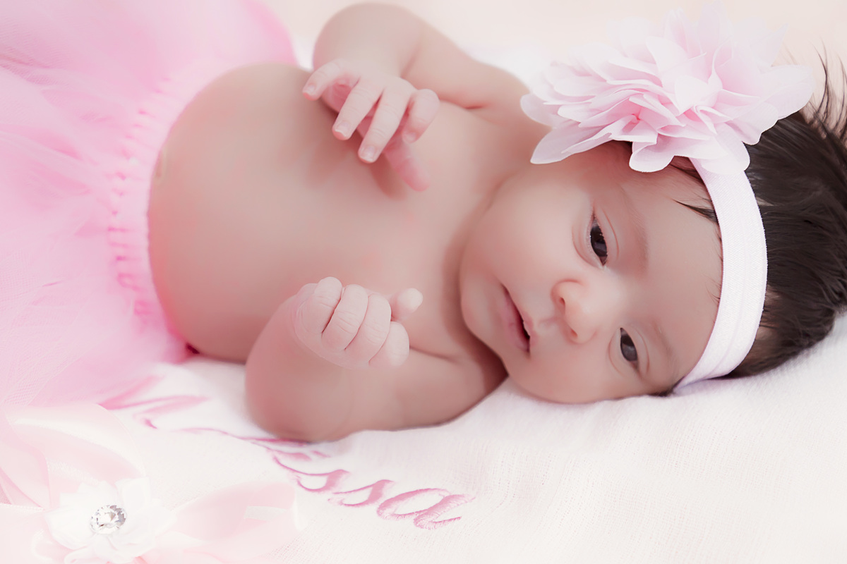 Fotógrafa Especializada. Cuidados Com Seu Bebê. Muito amor pelo seu bebê. Book e Ensaio Newborn. Fotografia Newborn. Newborn no conforto do seu lar. Ensaio fotográfico em casa. Daniele Vidal Fotografia. São Paulo. Maternidade.