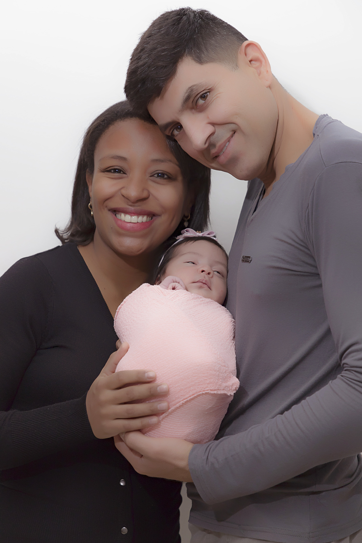 Fotógrafa Especializada. Cuidados Com Seu Bebê. Muito amor pelo seu bebê. Book e Ensaio Newborn. Fotografia Newborn. Newborn no conforto do seu lar. Ensaio fotográfico em casa. Daniele Vidal Fotografia. São Paulo. Maternidade.