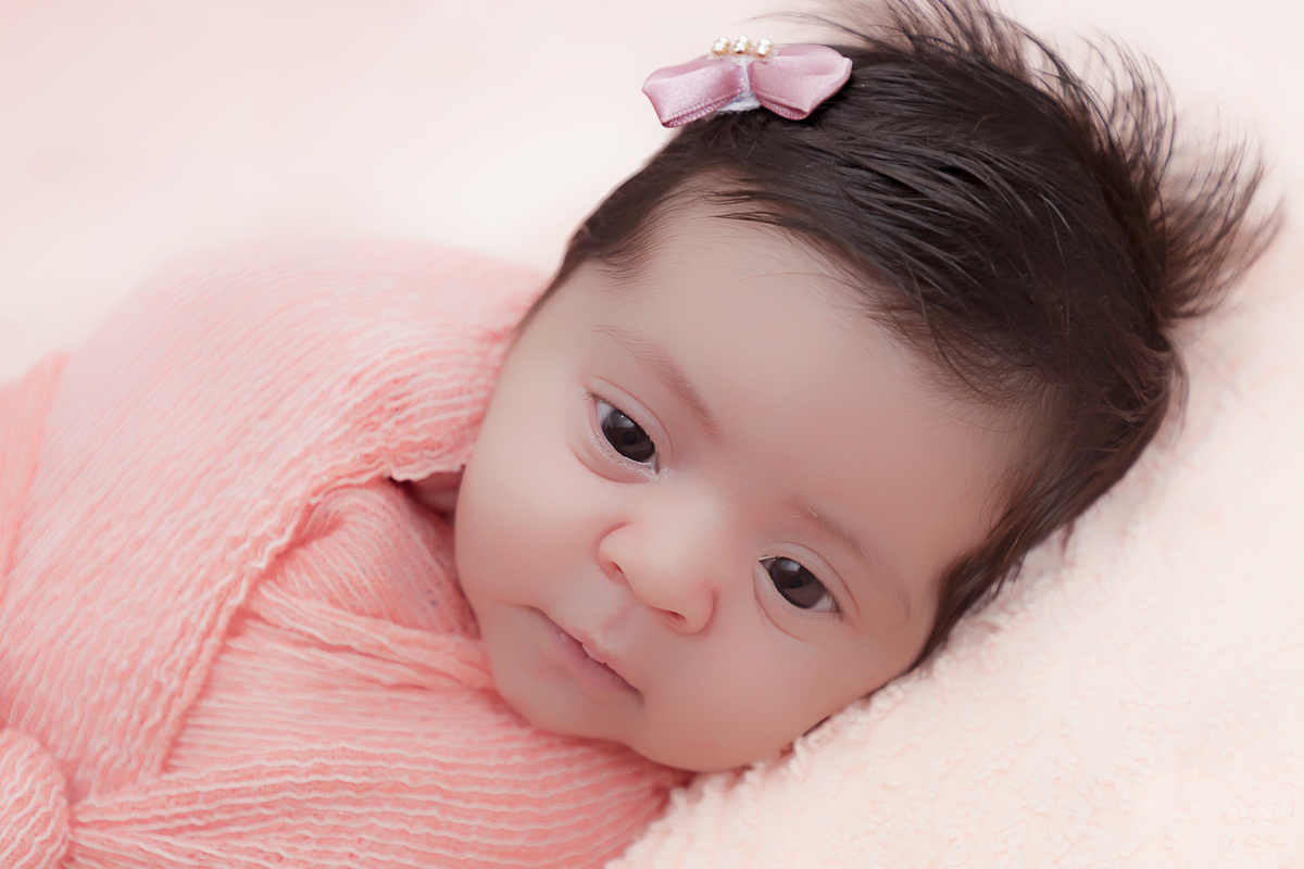 Fotógrafa Especializada. Cuidados Com Seu Bebê. Muito amor pelo seu bebê. Book e Ensaio Newborn. Fotografia Newborn. Newborn no conforto do seu lar. Ensaio fotográfico em casa. Daniele Vidal Fotografia. São Paulo. Maternidade.