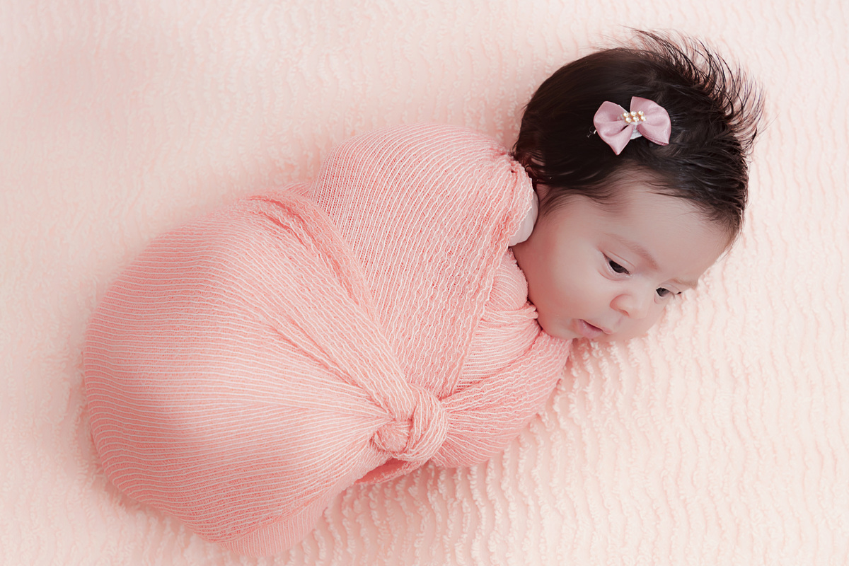 Fotógrafa Especializada. Cuidados Com Seu Bebê. Muito amor pelo seu bebê. Book e Ensaio Newborn. Fotografia Newborn. Newborn no conforto do seu lar. Ensaio fotográfico em casa. Daniele Vidal Fotografia. São Paulo. Maternidade.