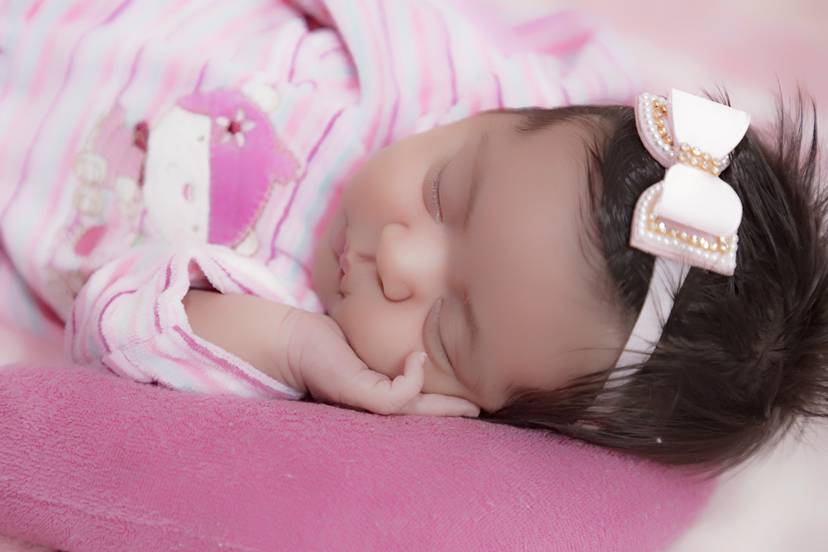 Fotógrafa Especializada. Cuidados Com Seu Bebê. Muito amor pelo seu bebê. Book e Ensaio Newborn. Fotografia Newborn. Newborn no conforto do seu lar. Ensaio fotográfico em casa. Daniele Vidal Fotografia. São Paulo. Maternidade.