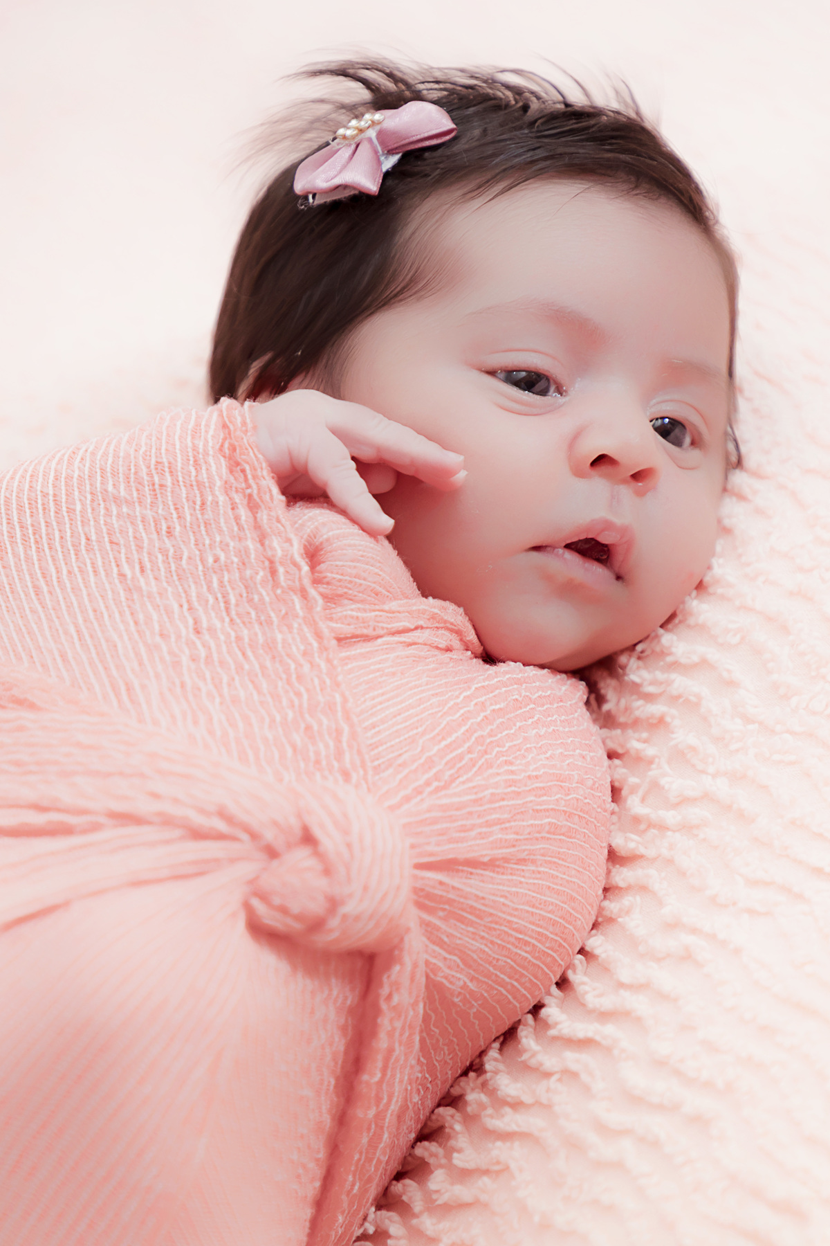 Fotógrafa Especializada. Cuidados Com Seu Bebê. Muito amor pelo seu bebê. Book e Ensaio Newborn. Fotografia Newborn. Newborn no conforto do seu lar. Ensaio fotográfico em casa. Daniele Vidal Fotografia. São Paulo. Maternidade.