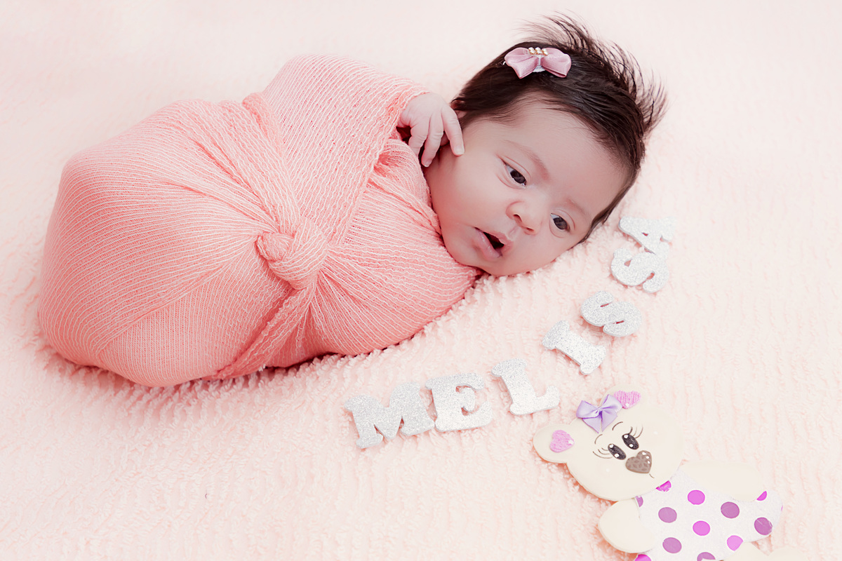 Fotógrafa Especializada. Cuidados Com Seu Bebê. Muito amor pelo seu bebê. Book e Ensaio Newborn. Fotografia Newborn. Newborn no conforto do seu lar. Ensaio fotográfico em casa. Daniele Vidal Fotografia. São Paulo. Maternidade.