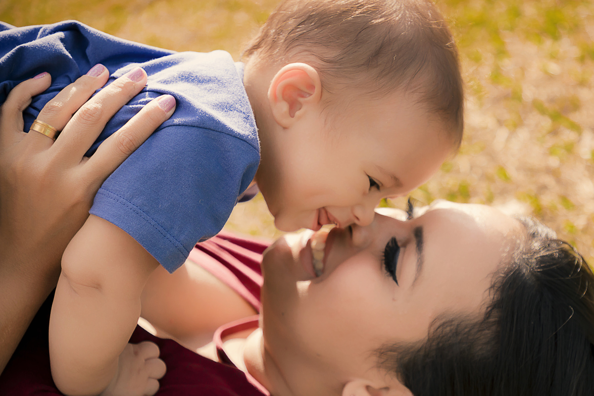 Daniele Vidal Fotografia, ensaio externo, dia das mães, mãe e filho, mundo azul, maternidade real, mãe de primeira viagem, são paulo, tatuapé, fotos de família, fotos de bebê, ensaio infantil, ensaio no parque.